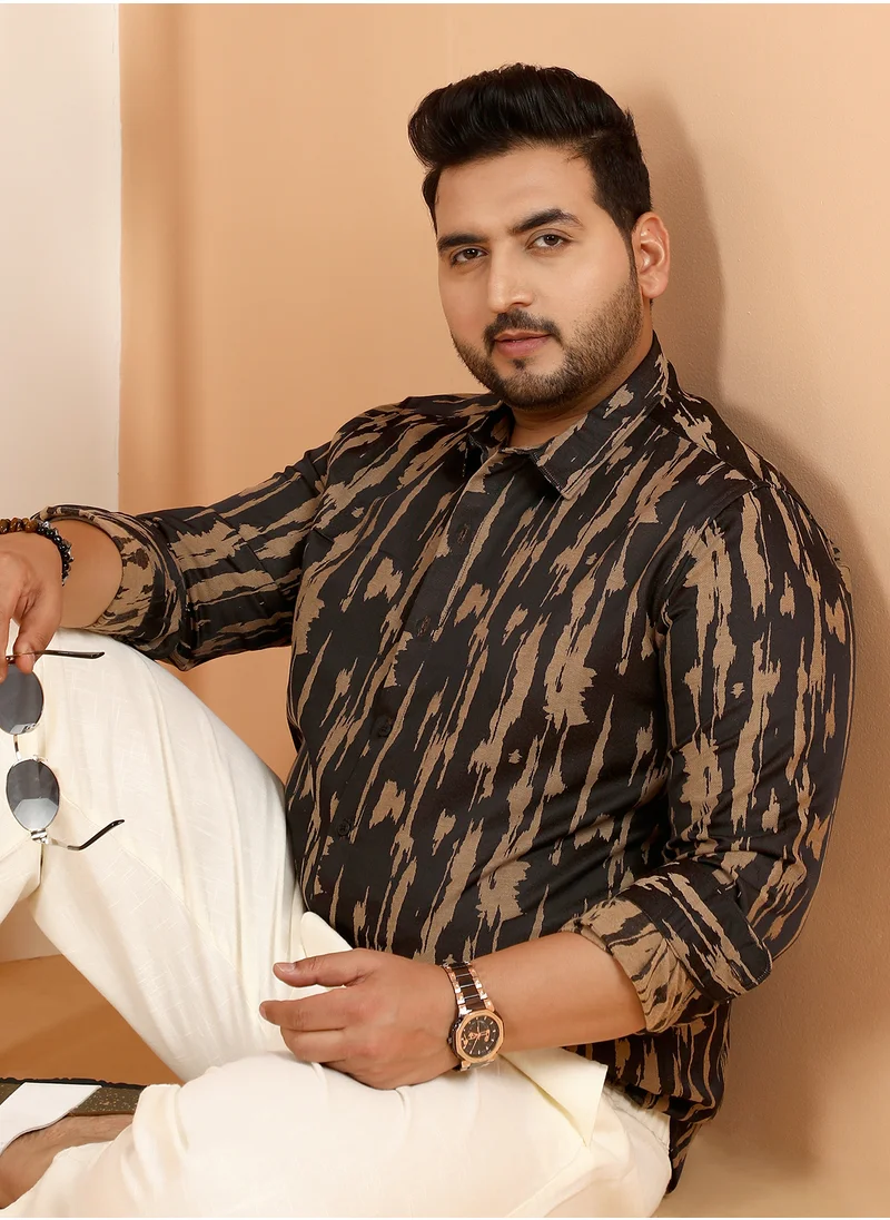 انستافاب بلس Instafab Plus Men's Onyx Black & Camel Brown Abstract-Fluid Shirt For Casual Wear | Spread Collar | Long Cuffed Sleeves | Button Closure | Plus Size Shirt Crafted With Comfort Fit For Everyday Wear