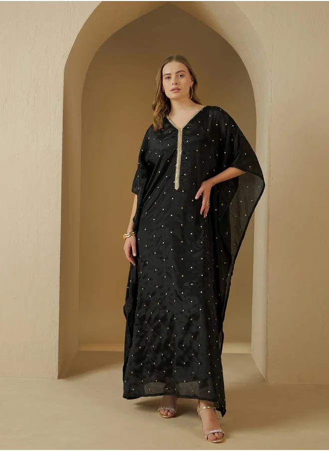 ستايلي Embellished V-Neck Lace Detail Kaftan