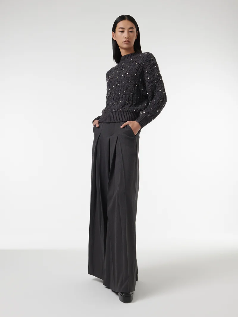 ليم كنزة مُحاكة ومزينة بتفاصيل معدينة