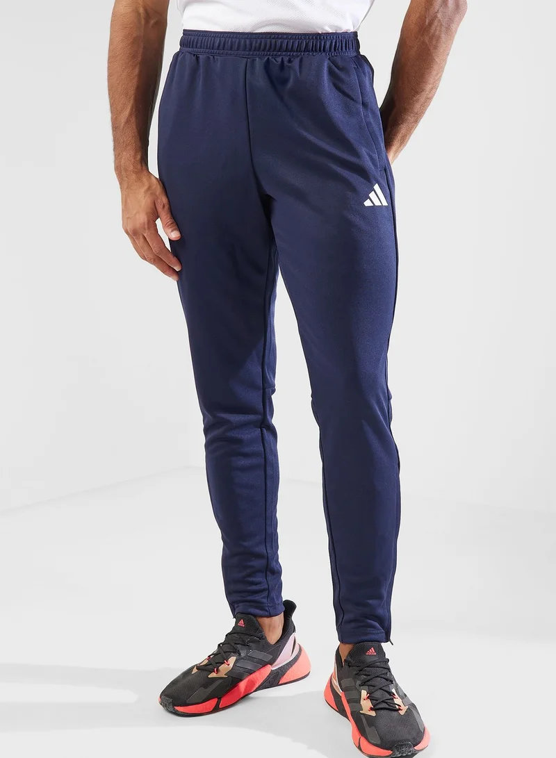adidas بدلة رياضية سيرينو 3 مزينة بثلاثة خطوط