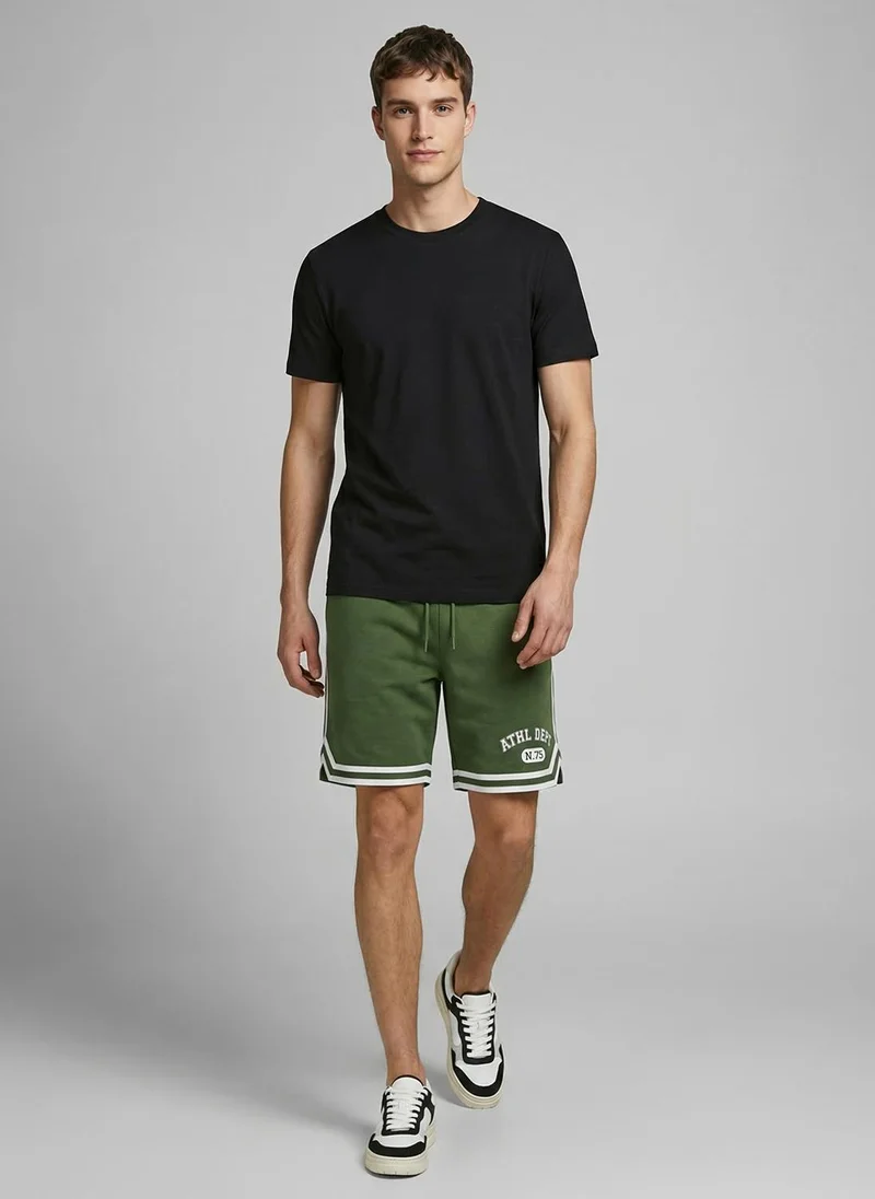 NOBERO  Nobero Oversized Shorts | Men’s Shorts | Relaxed Fit | Milano Ponte Knit | Knee-Length Mid-Rise Comfort | Elasticated Waistband | Available in 4 Colours for Men | Best Price UAE