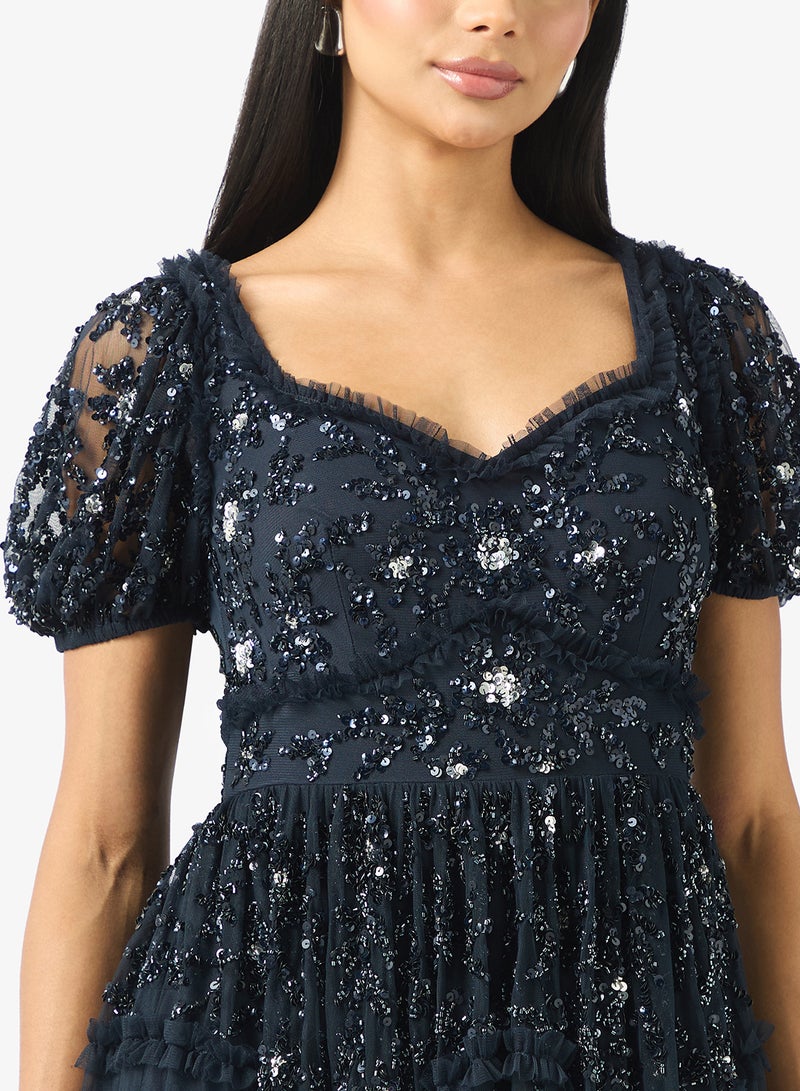 مايا فستان ماكسي بأكمام قصيرة مزين - Image 3