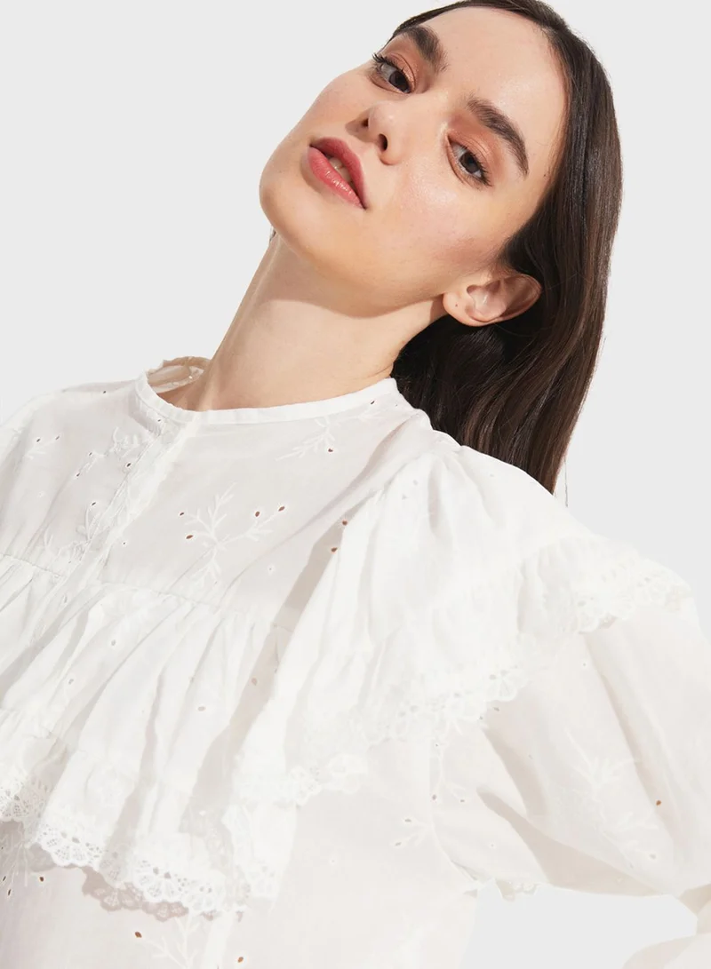 جون Puff Sleeve Lace Top