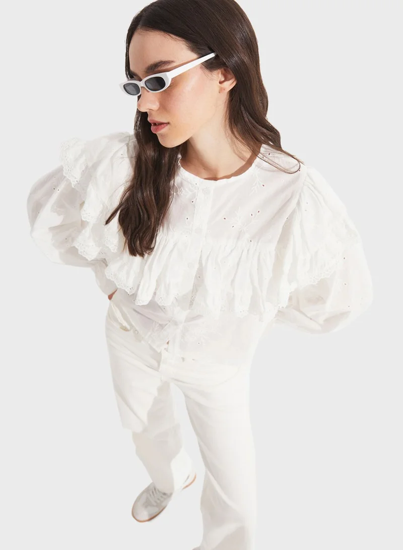 جون Puff Sleeve Lace Top