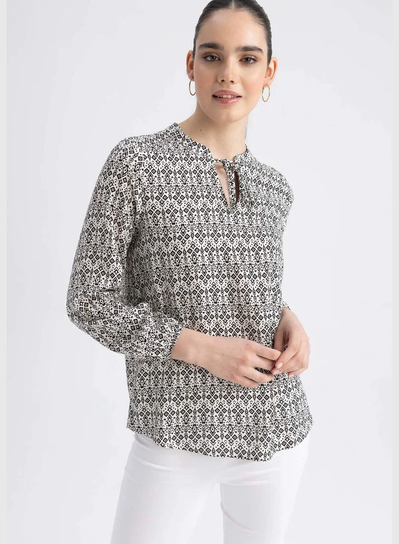 ديفاكتو Regular Long Sleeve Regular Fit Frilled Neck Blouse