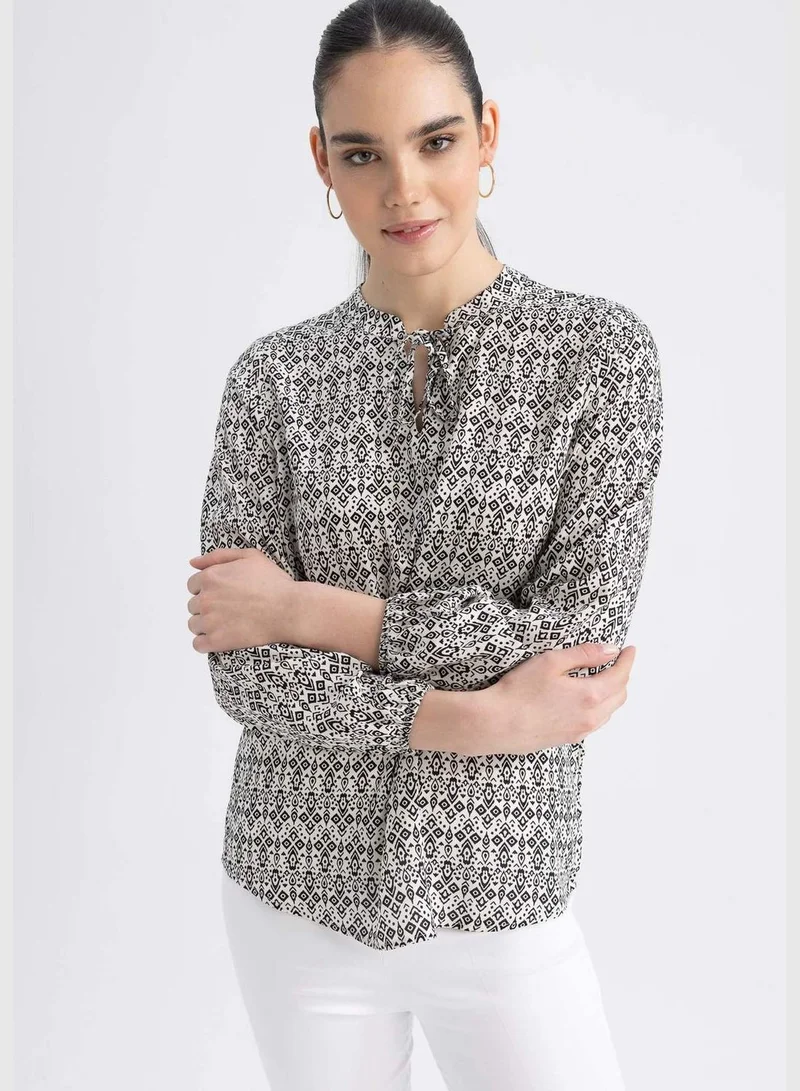 ديفاكتو Regular Long Sleeve Regular Fit Frilled Neck Blouse