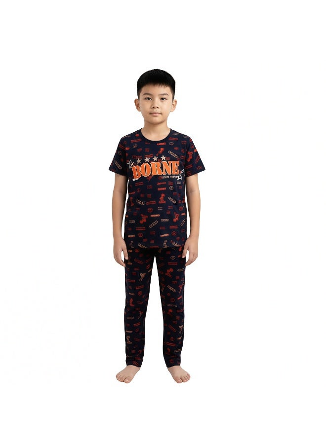 جوانا طقم بيجاما أولادي بتصميم "Borne" ونجوم - قميص بأكمام قصيرة وبنطال طويل، أسود/كحلي/أحمر - Image 1