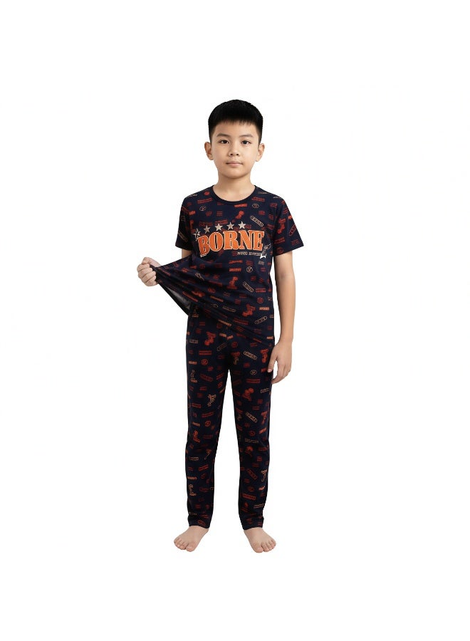 جوانا طقم بيجاما أولادي بتصميم "Borne" ونجوم - قميص بأكمام قصيرة وبنطال طويل، أسود/كحلي/أحمر - Image 2