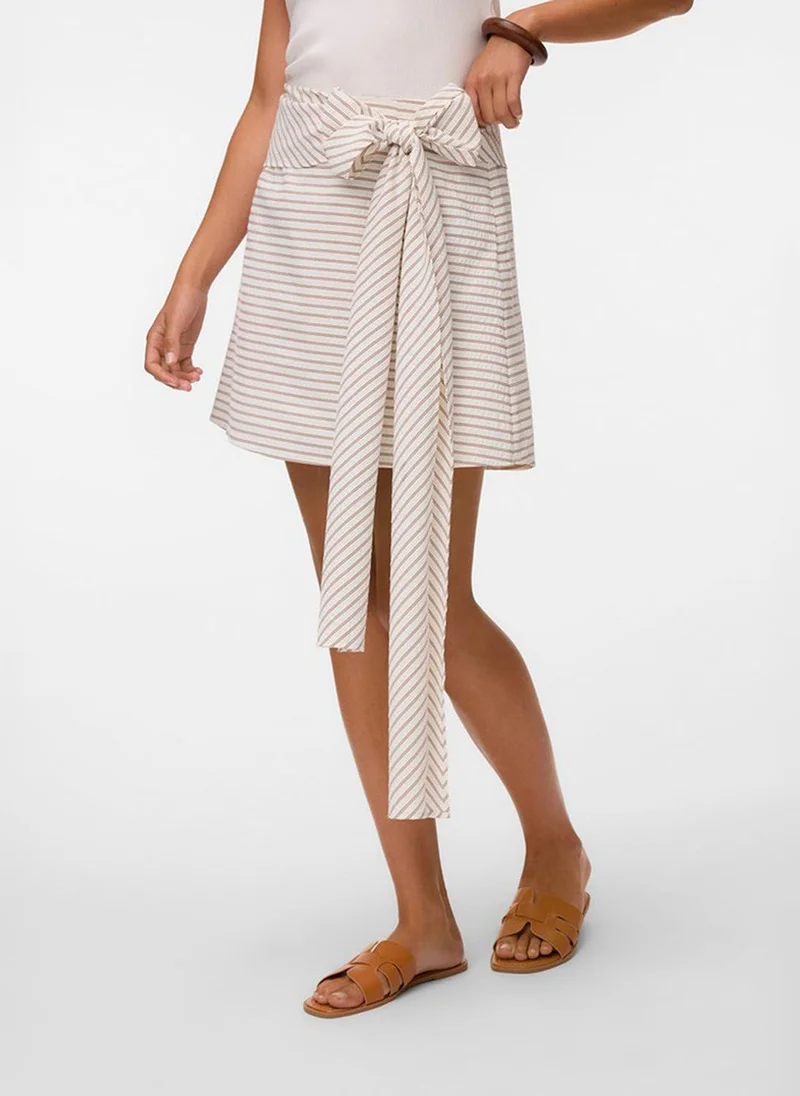 فيرو مودا Women's VMMICAH Mid-Waist Short Bow Woven Skirt