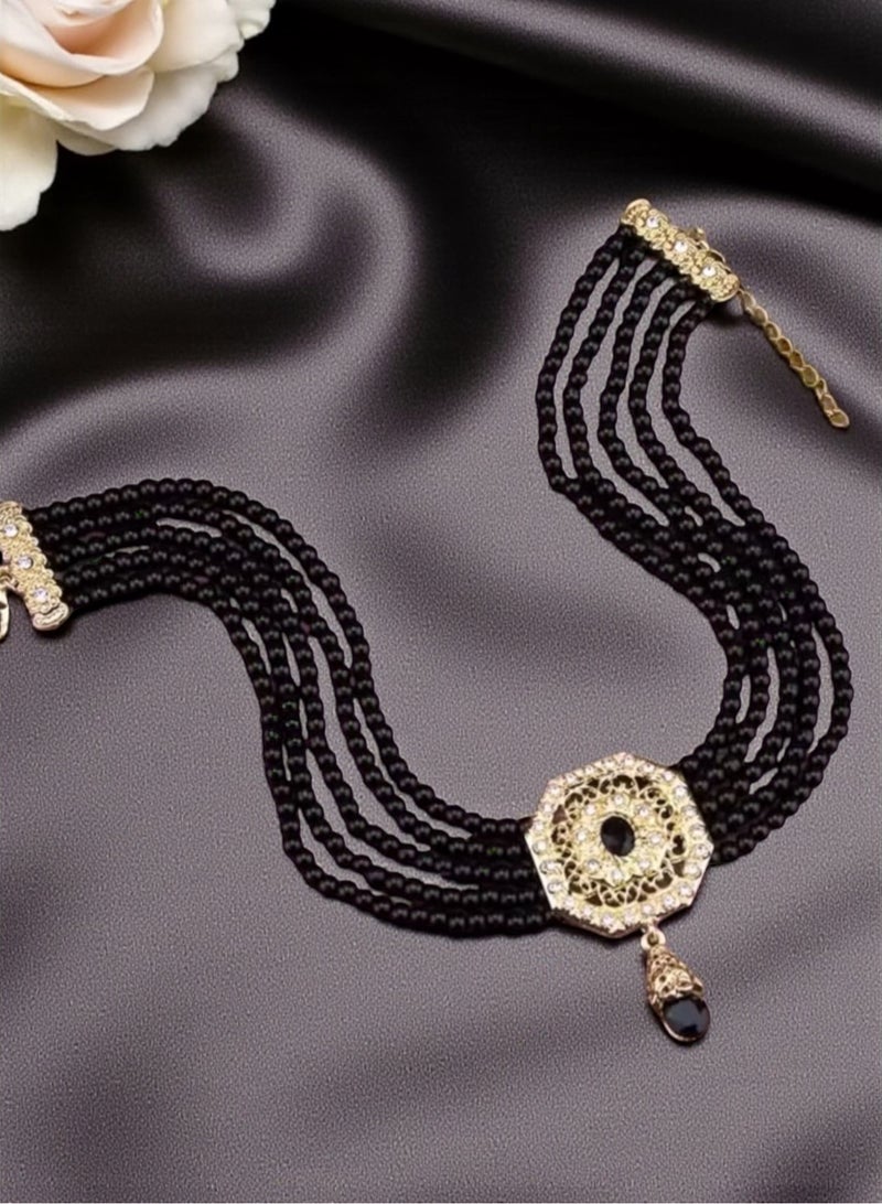 ANUM BY MUNA Luxurious pearl and gold detail necklace, handcrafted - Image 1