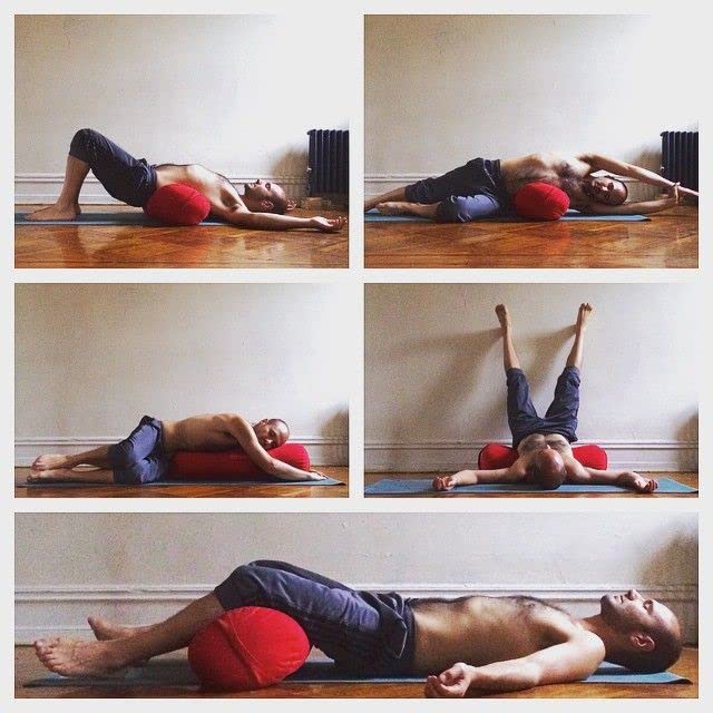 The Yogis وسادة اليوغا من يوجيس (مملوءة بالقطن) غطاء قطن قابل للإزالة/الغسل تقليل الضغط على العمود الفقري، تخفيف آلام الرقبة (أحمر) - Image 2