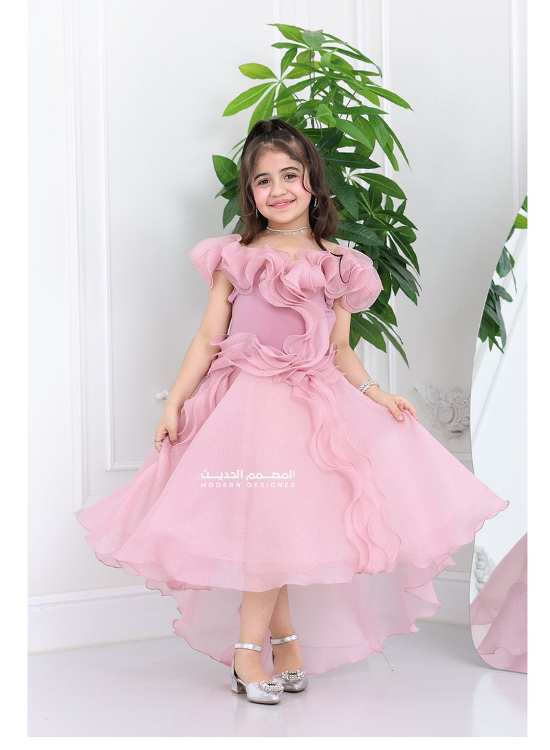 مودرن ديزاين فستان أطفال سهرة أنيق مصمم بكل حب وعناية، بخامة أجنزا خفيفة ولمّاعة تعطي طفلتك لمسة ناعمة وفخمة بنفس الوقت - Image 1