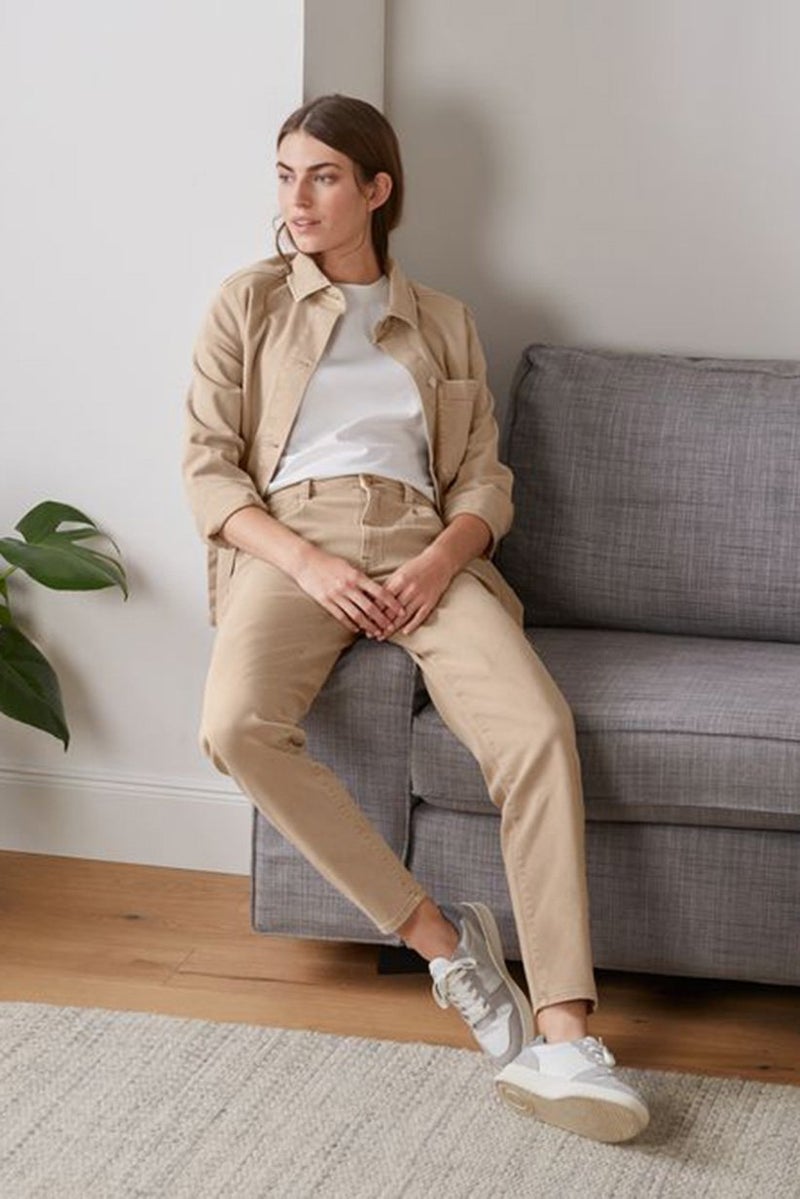 Tchibo جينز نسائي بقصة عادية وقابل للتمدد، بيج - Image 1