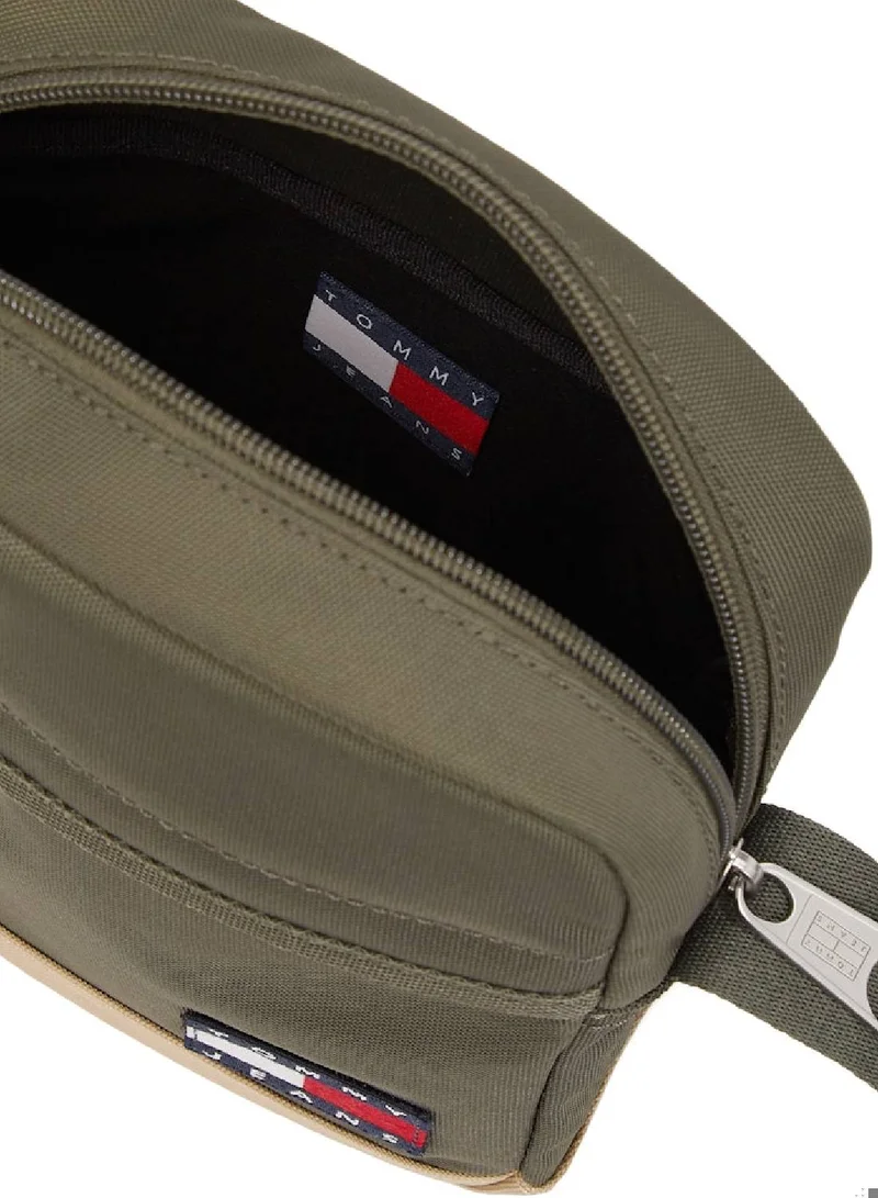 TOMMY JEANS Essential Daily Reporter Bag