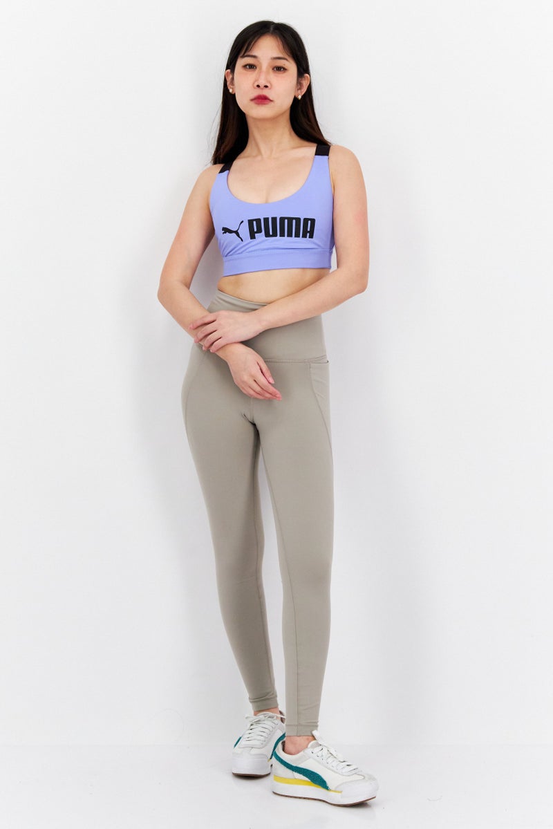 PUMA حمالة صدر رياضية للنساء مع حشوة خفيفة بشعار العلامة التجارية، بنفسجي - Image 2