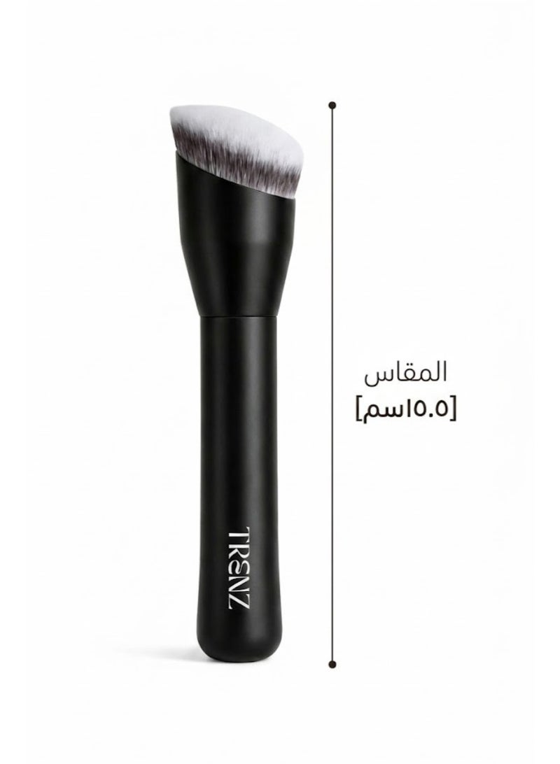 ترنز فرشاة كريم أساس بتصميم عملي مسطح وزاوية مائلة ومتدرجة  - T02 - Image 4