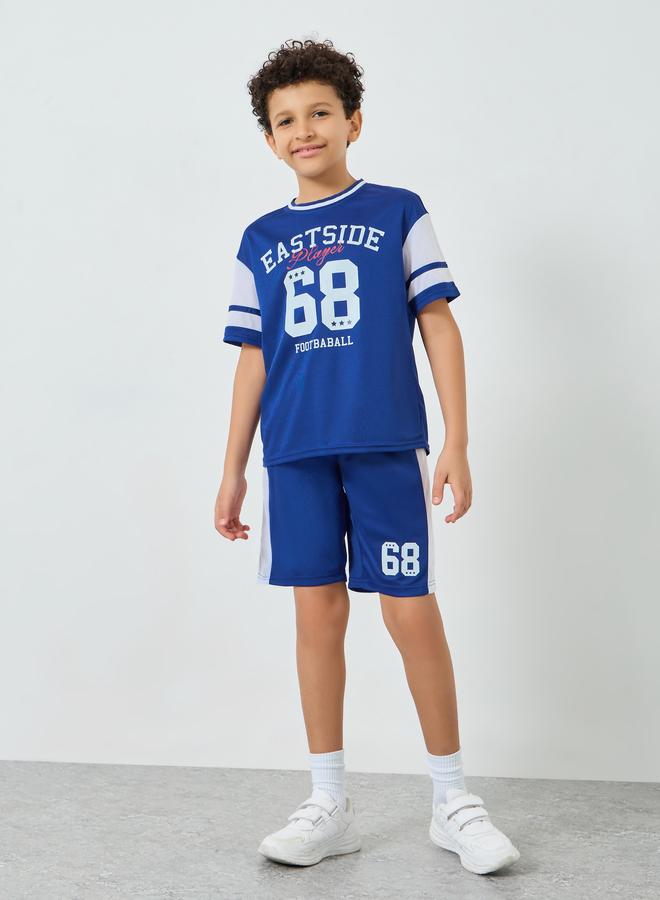 ستايلي مجموعة من شورت وتيشيرت بطبعة كرة قدم للأولاد - Image 1