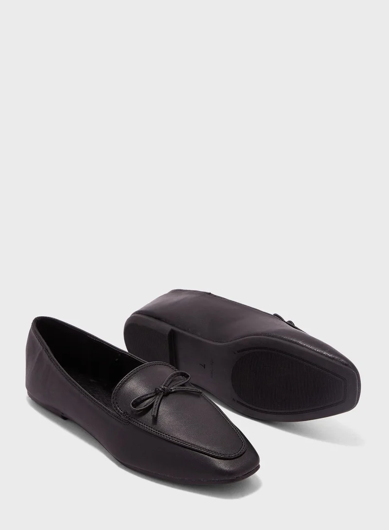Vincci Flat Toe Moccasins