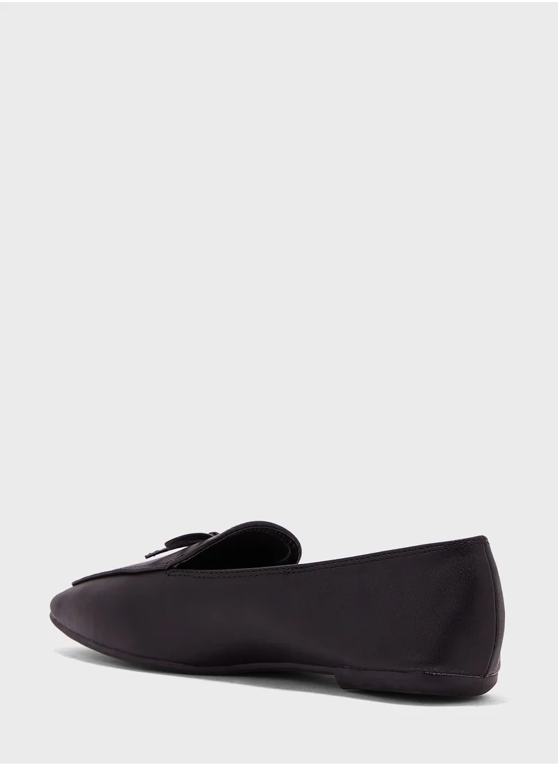 Vincci Flat Toe Moccasins