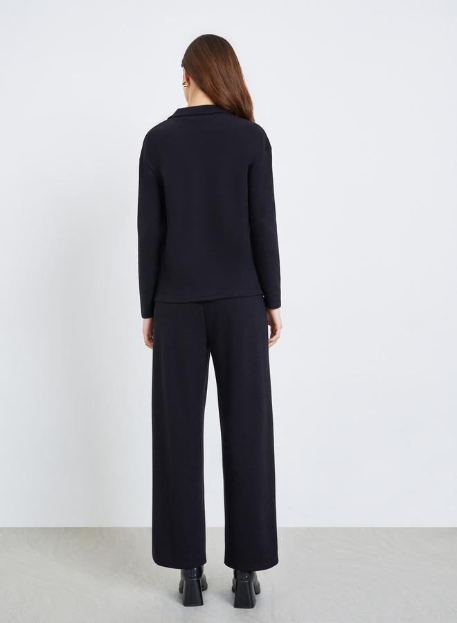 ستايلي طقم منسق من بلوزة بياقة مفتوحة بتفاصيل محبوكة وبنطال - Image 5