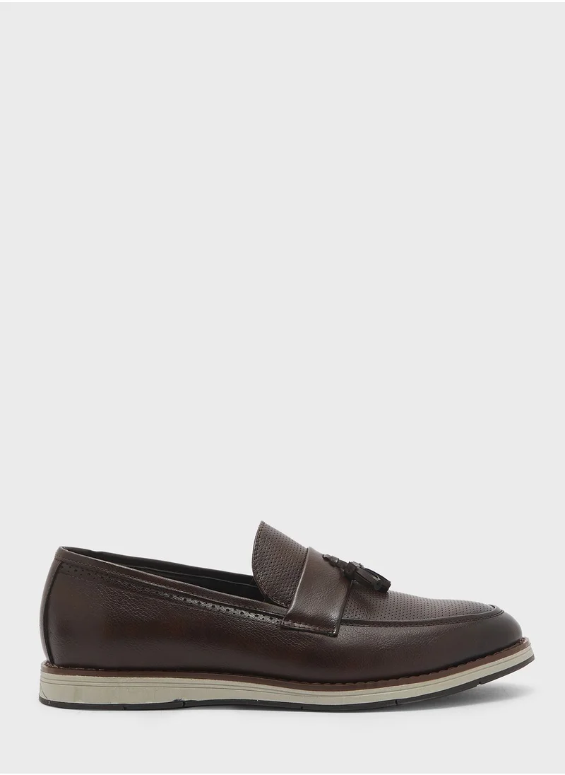 Robert Wood Tassle Details Casual Slip Ons