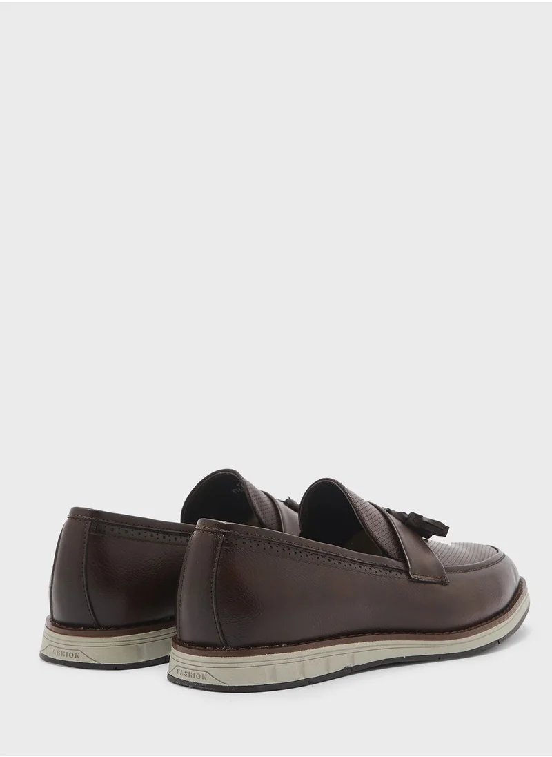 Robert Wood Tassle Details Casual Slip Ons