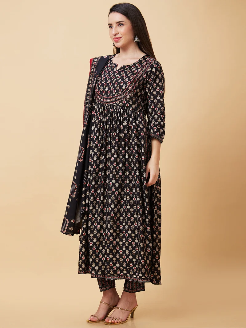 globus Women Black Floral Printed Regular Anarkali Kurta & Trousers With Dupatta