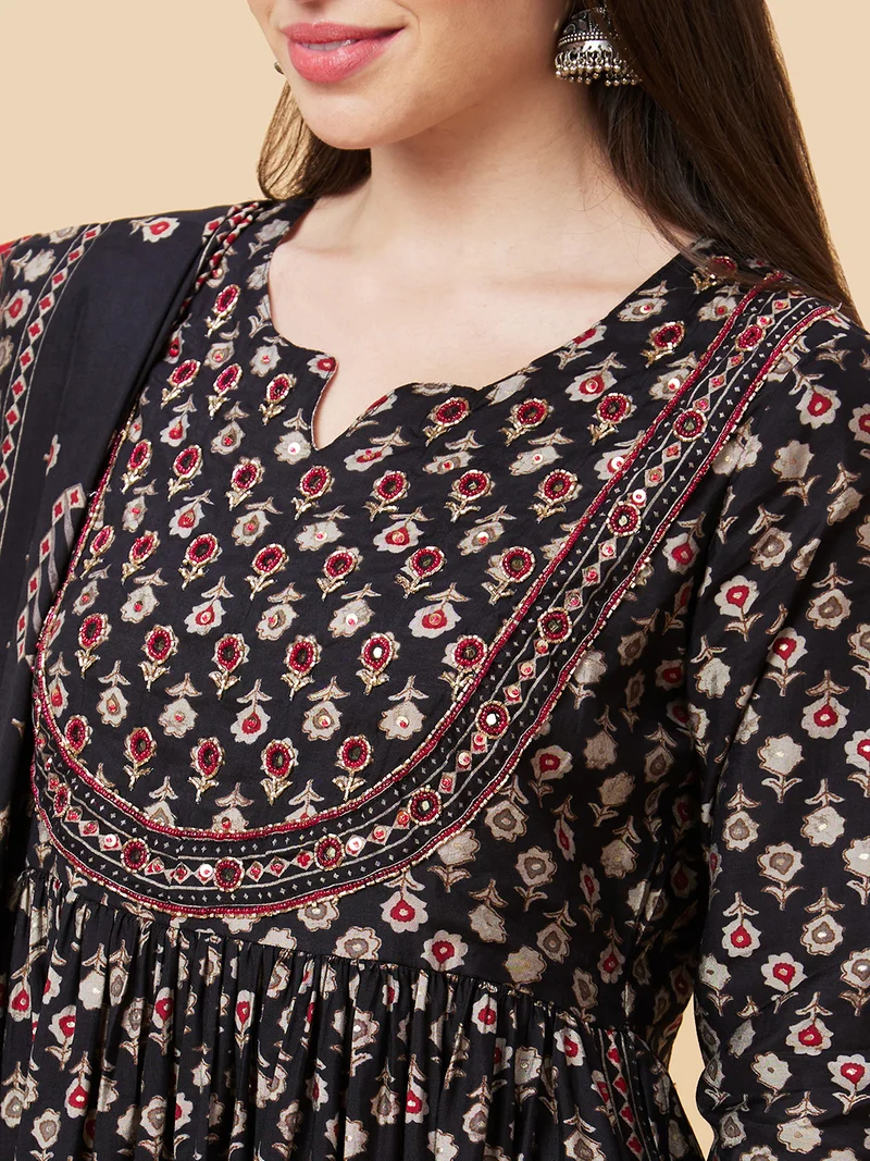 globus Women Black Floral Printed Regular Anarkali Kurta & Trousers With Dupatta