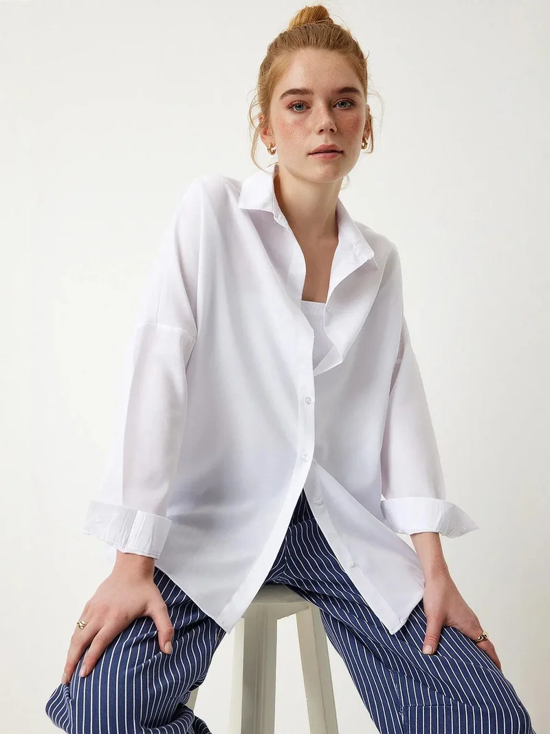 السعادة في إسطنبول ISTANBUL Oversized Poplin Button-Up Shirt with Long Sleeves