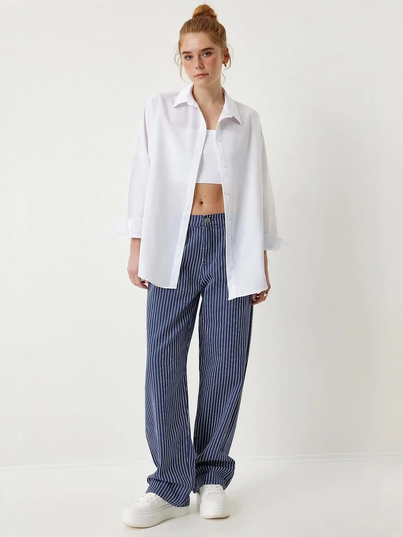 السعادة في إسطنبول ISTANBUL Oversized Poplin Button-Up Shirt with Long Sleeves