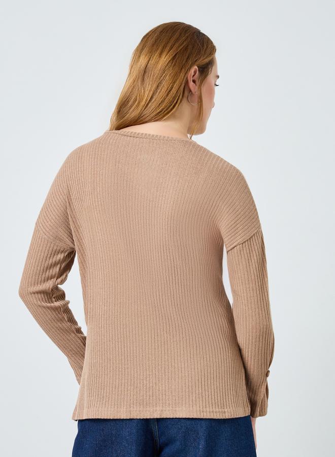 تايك تو بلوزة محبوكة مضلعة بتفاصيل أزرار - Image 5