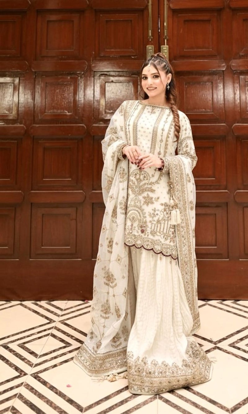 ANAITA بدلة جاهزة من جورجيت الأبيض المزيف مع تطريز وعمل موتي - Image 1