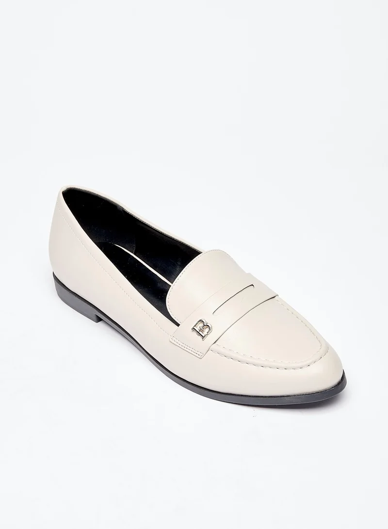 فلورا بيلا من شو إكسبرس Womens Solid Loafers with Metallic Accent