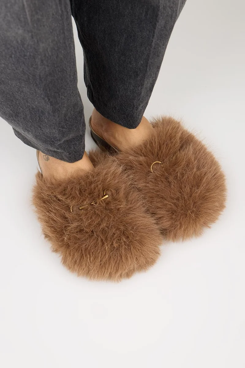Manijero Manijero Zeya Women's Plush Buckle Coffee Slippers