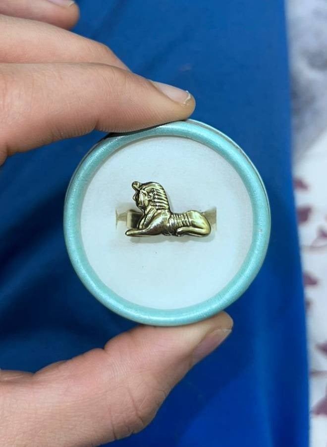 Ring with an Egyptian Pharaonic design - Image 2