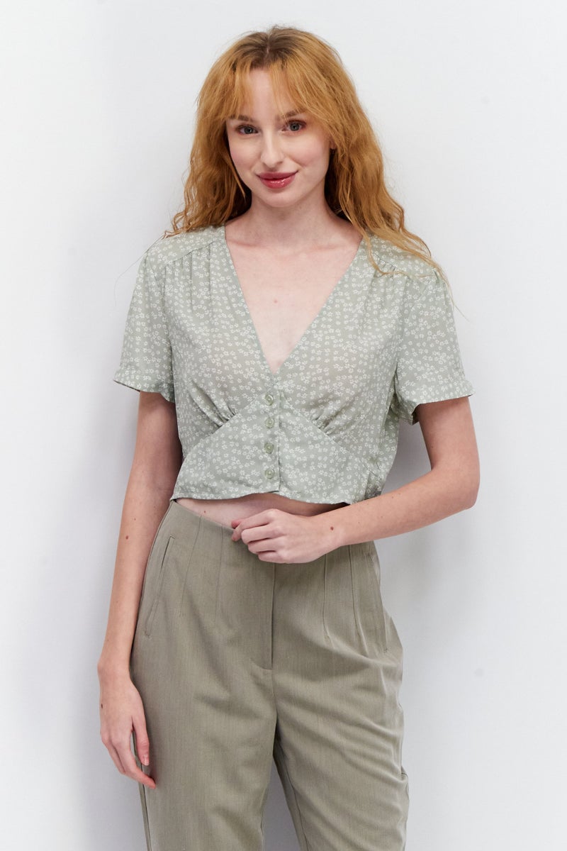 NA-KD بلوزة نسائية بأكمام قصيرة وفتحة على شكل V مزينة بطبعة زهور، لون مريمية - Image 1