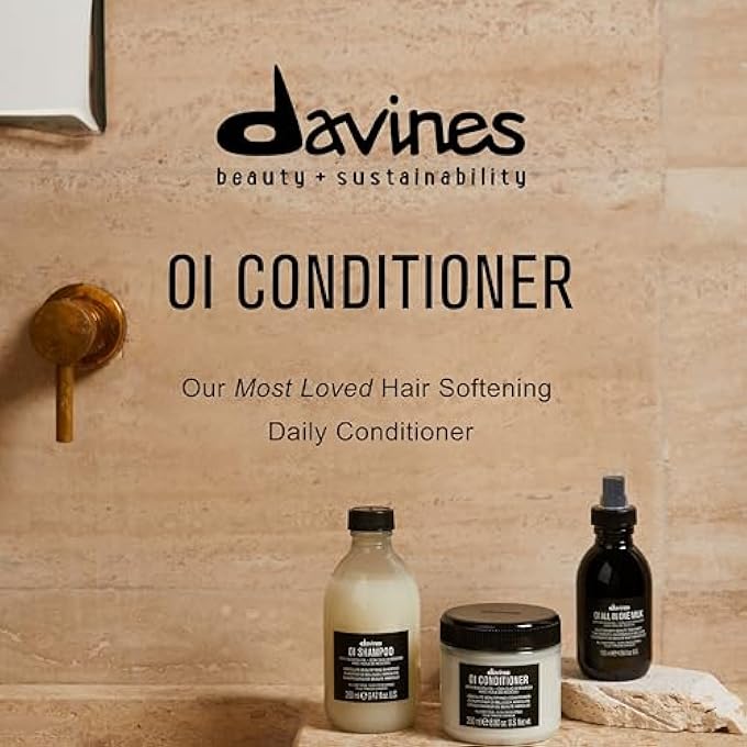 Davines OI CONDITIONER RICH DETANGLING CONDITIONER FOR ALL HAIR TYPES SOFT, HYDRATED HAIR WITH LUXIOUS SHINE, 8.8 OZ - Image 3