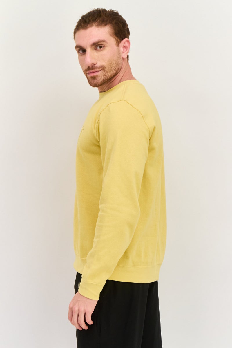 Hurley سويت شيرت رجالي بأكمام طويلة وياقة دائرية مزخرفة، أصفر - Image 4