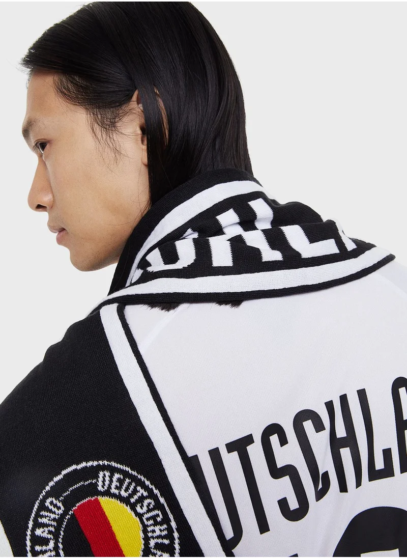 H&M Deutschland Football Scarf