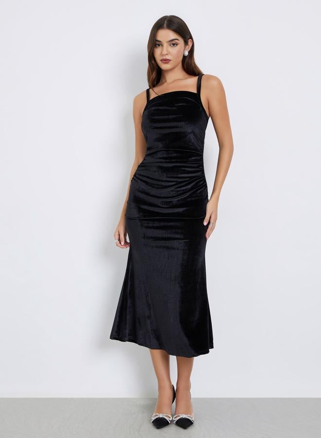 ستايلي مجموعة من فستان ميدي بمظهر مخملي مع بوليرو - Image 3