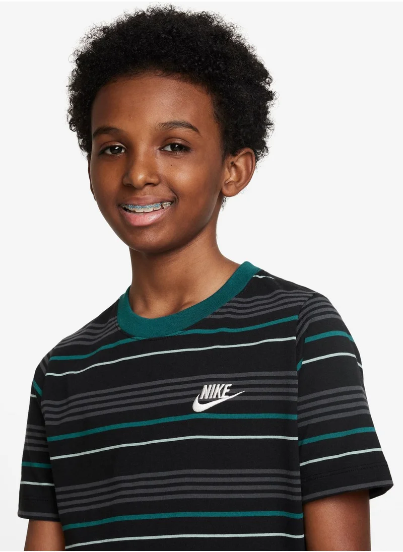 Nike Club Stripe T-Shirt