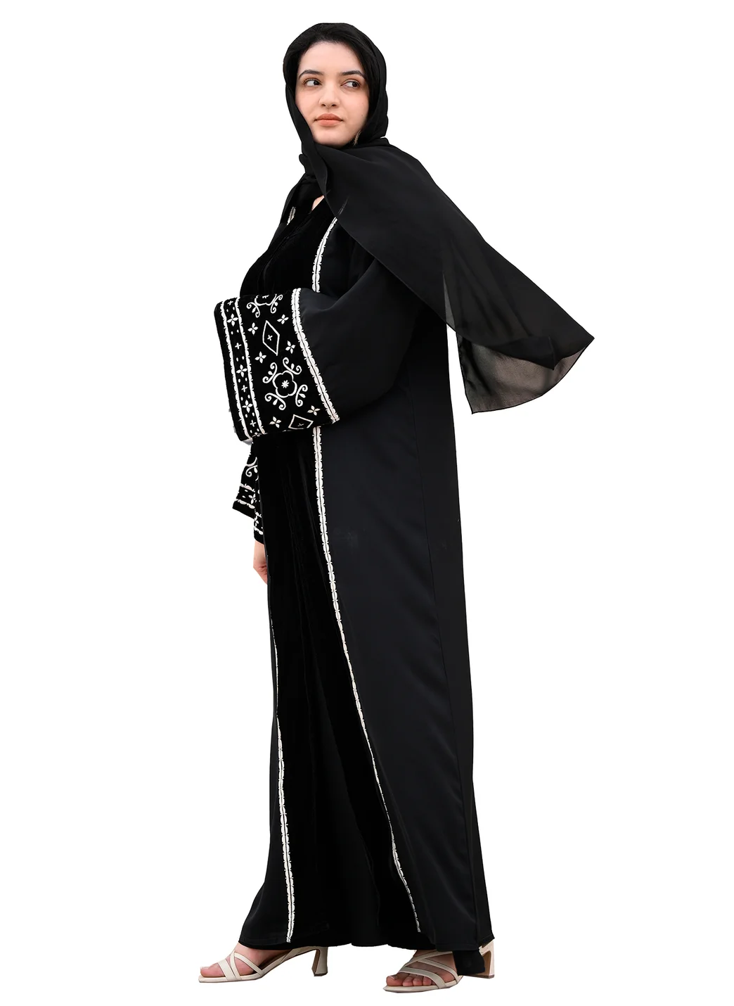 النخبة Black velvet abaya with intricate embroidery work-647