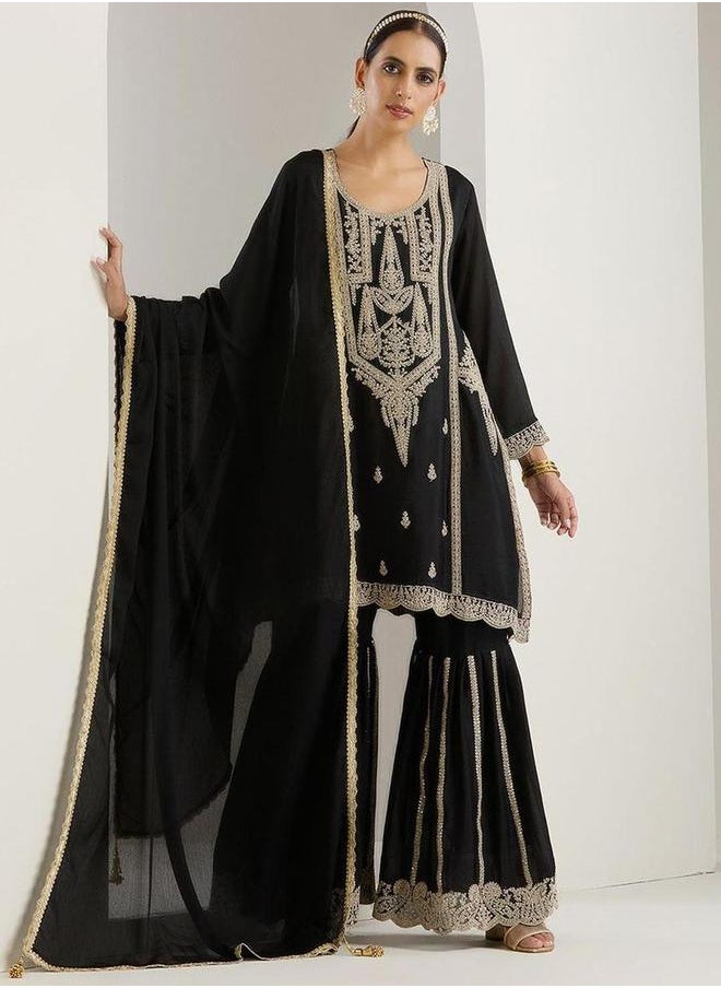 ISHIN Embroidered Long Sleeve Kurta and Sharara with Dupatta Set by Styli  - Image 1