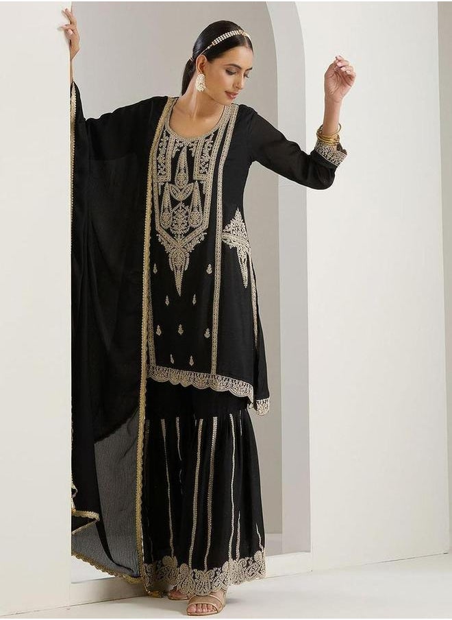 ISHIN Embroidered Long Sleeve Kurta and Sharara with Dupatta Set by Styli  - Image 5