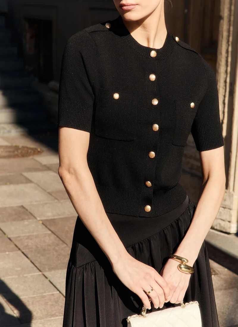 Lichi Short-sleeved knitted cardigan with golden fittings