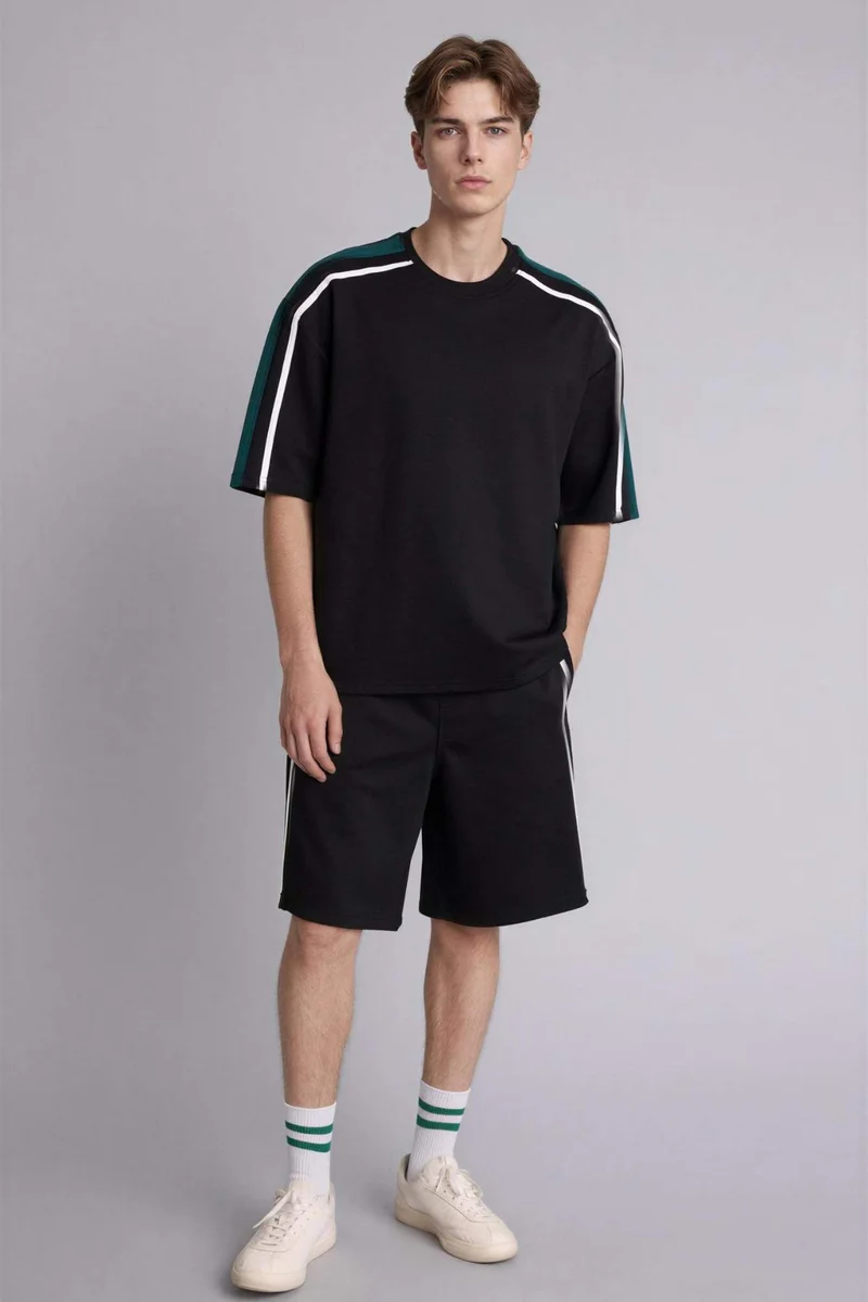 ديفاكتو Loose Fit Short Sleeved T-Shirt