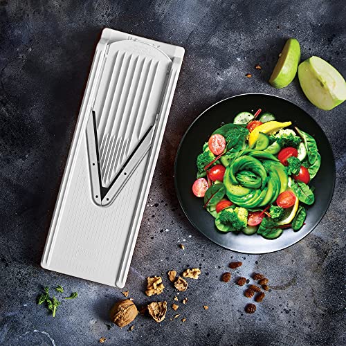 Börner Mandoline Slicer V3 (Starter Set) • V-Slicer for 5 Cutting Styles with Fruit Holder • Adjustable Vegetable Slicer for Vegetables & Fruits • Stainless Steel V-Blade • Color: White - Image 2