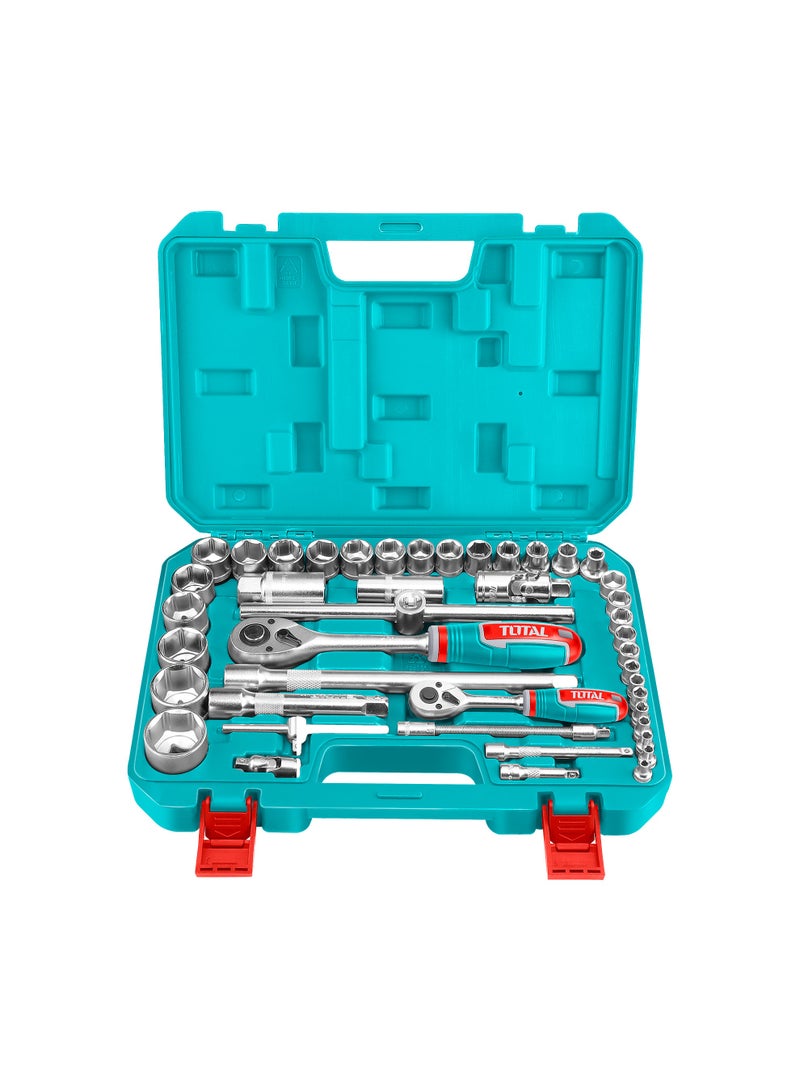 توتال مجموعة مفاتيح مقبس احترافية من توتال مكونة من44  قطعة مصنوعة من فولاذ كروم فاناديوم (Cr-V) عالي الجودة لمتانة وأداء متميز. تتضمن المجموعة مفاتيح راتشيت بآلية 72 سن ومقابس بقياس 1/4 بوصة و1/2 بوصة لتغطية مختلف احتياجات الصيانة والإصلاح. تأتي داخل حقيبة BMC متينة مع مقابض بلون تركوازي وأحمر لسهولة الحمل والتنظيم - Image 1