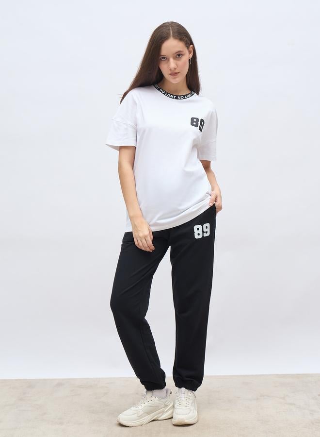 Styli Oversized Slogan T-Shirt and Cuffed Joggers Set - Image 2