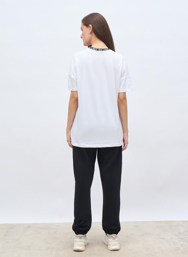 Styli Oversized Slogan T-Shirt and Cuffed Joggers Set - Image 5